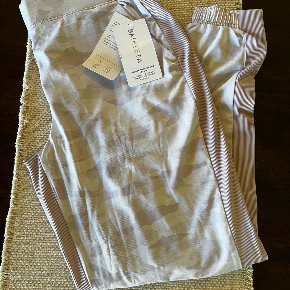 NWT! Athleta Brooklyn camo joggers.
